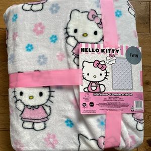 Brand New Hello Kitty Plush Blanket Twin